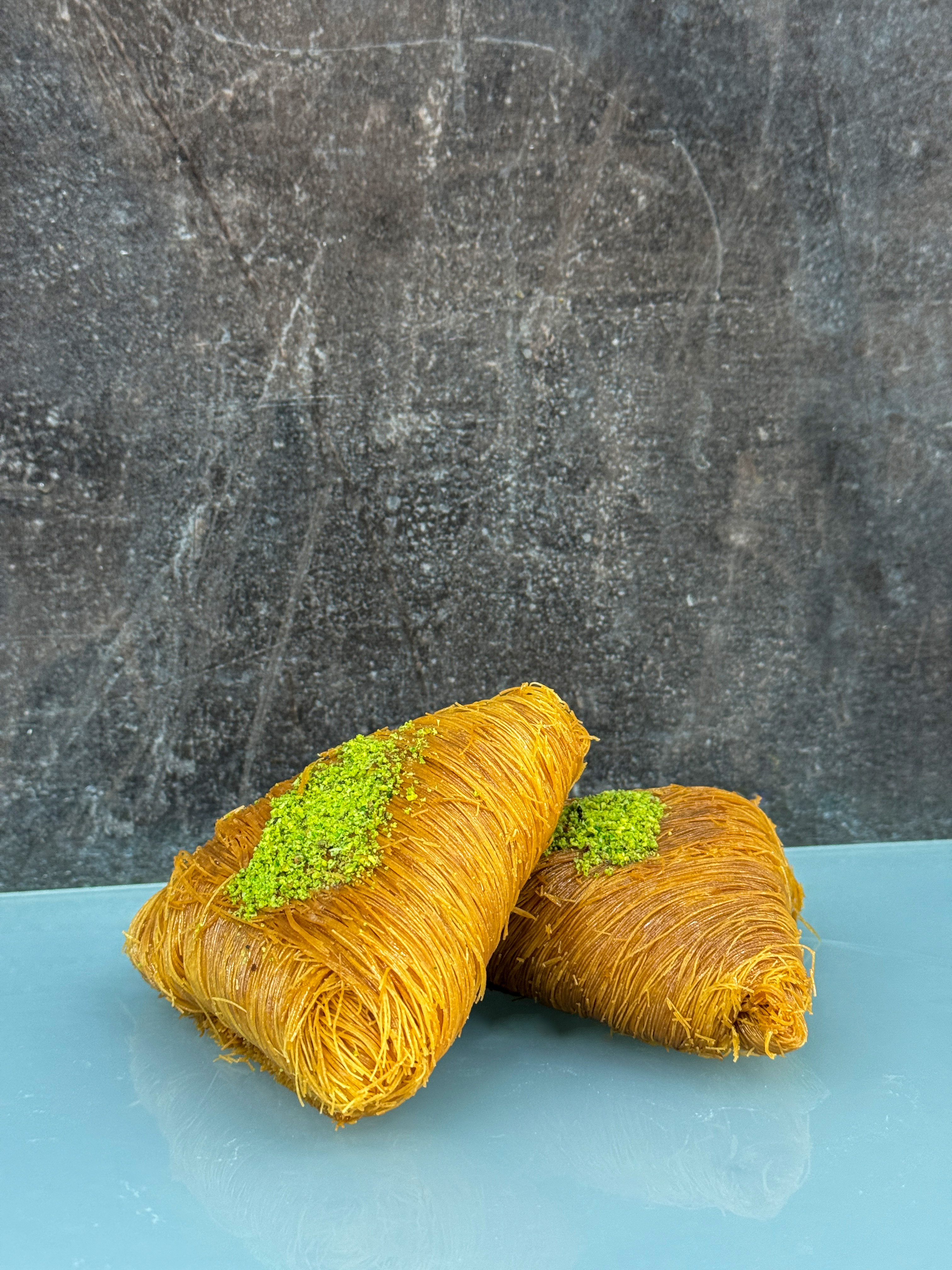 Knafeh bil Fustuq